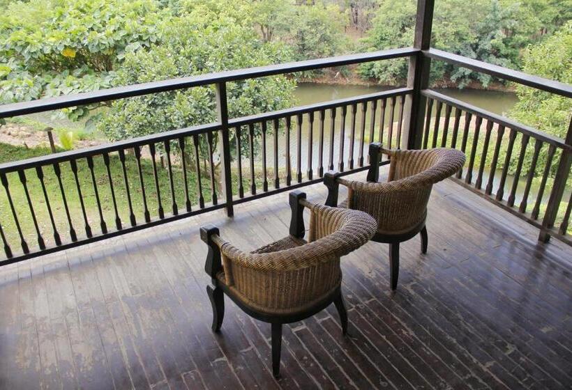 إستوديو قياسى, Riverside County Resort