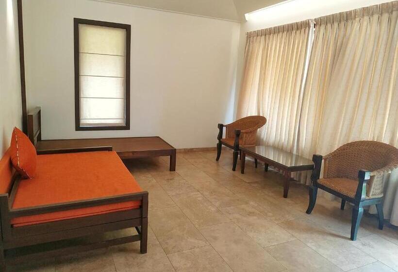 סוויטה, Riverside County Resort