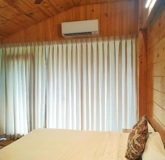 غرفة ديلوكس, Riverside County Resort