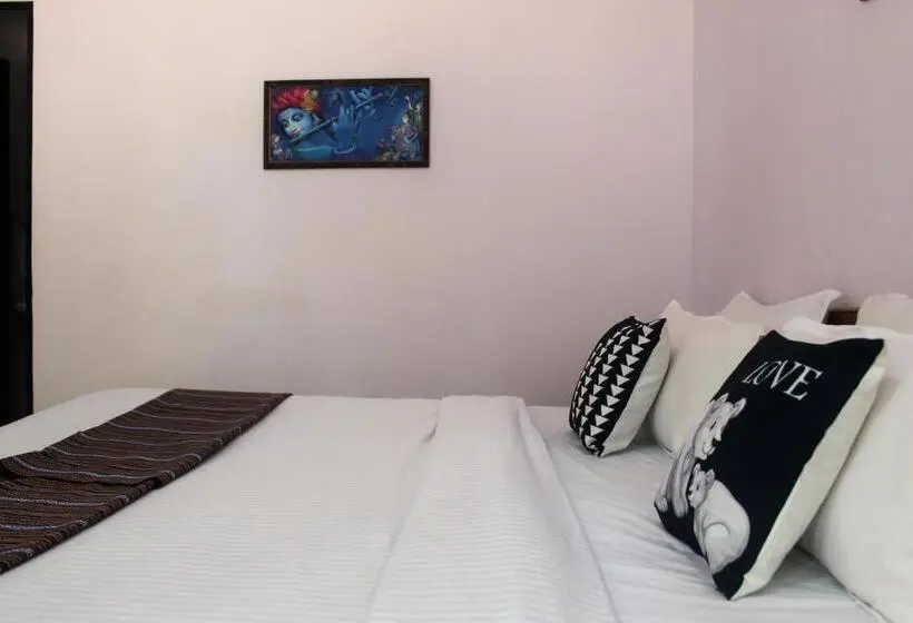 Chambre Supérieure, Sai Valentine S Goa