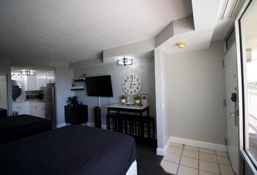 غرفة ديلوكس, Modern Beach Condo Daytona Beach