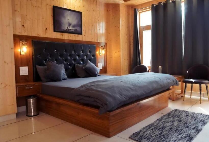 디럭스 룸 킹사이즈 침대, Odin Hostel Kasol