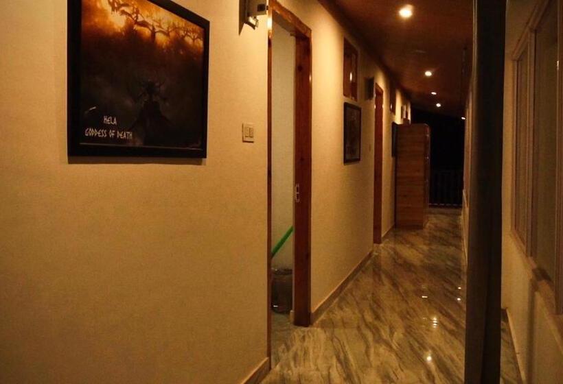 تختخواب در اتاق مشترک, Odin Hostel Kasol