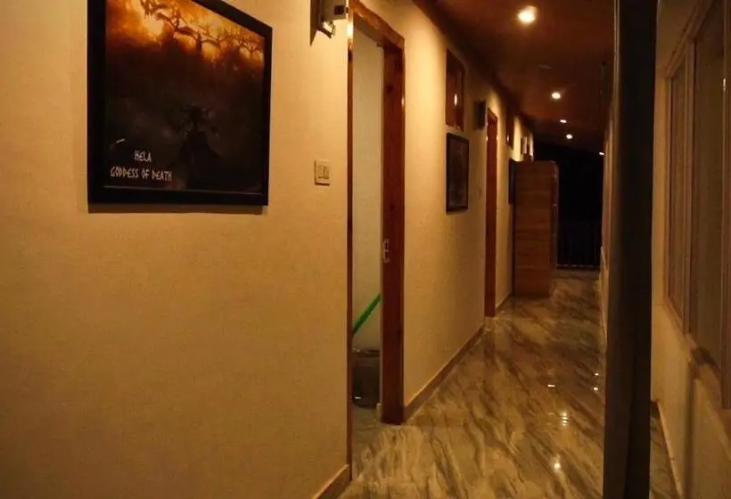 ルームシェアのワンベッド, Odin Hostel Kasol