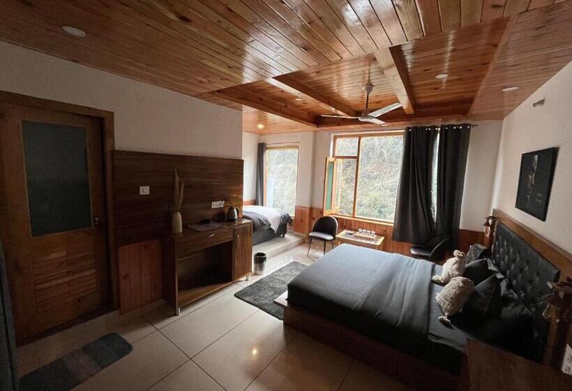 4인용 수피리어 룸, Odin Hostel Kasol