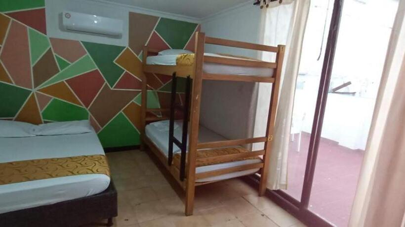 اتاق استاندارد چهارنفره با بالکن, Cabaña Salguero