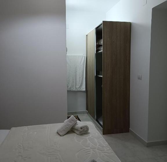 غرفة قياسية, Eljos House Permet