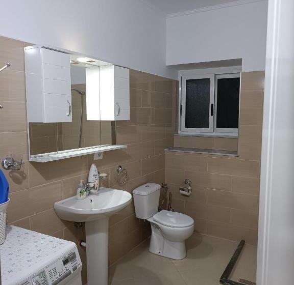 اتاق استاندارد سه نفره, Eljos House Permet