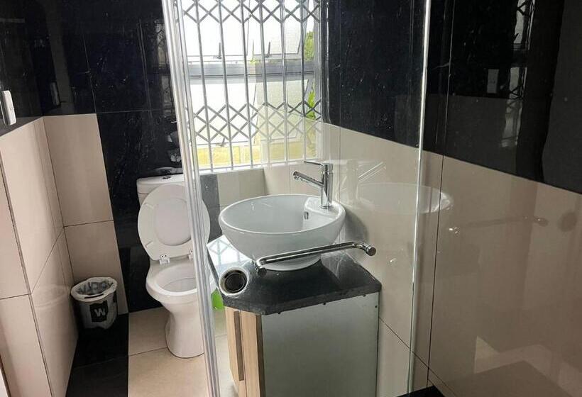 غرفة قياسية, Joyous Lodges