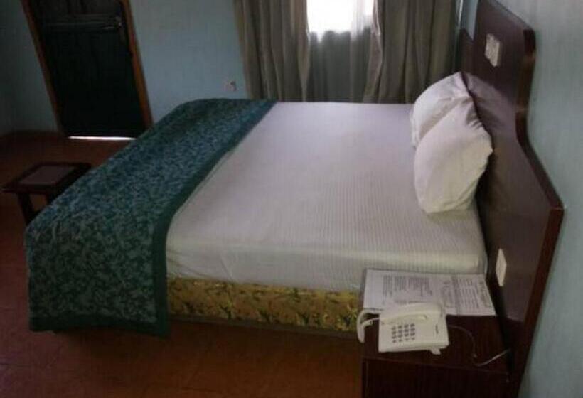 اتاق استاندارد چهار تخته, Room In Lodge Garentiti Apartment Silver Room