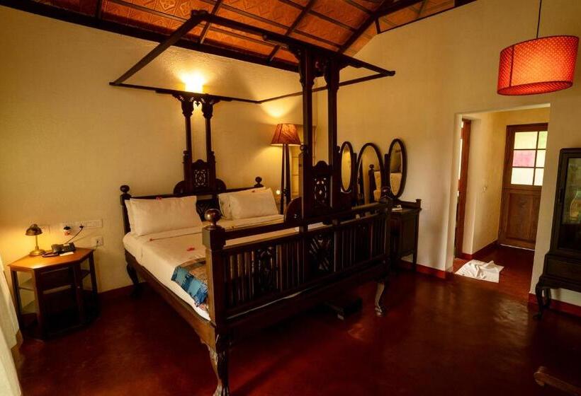 Deluxe room with river view, Cranganor History Café & Riverside Château