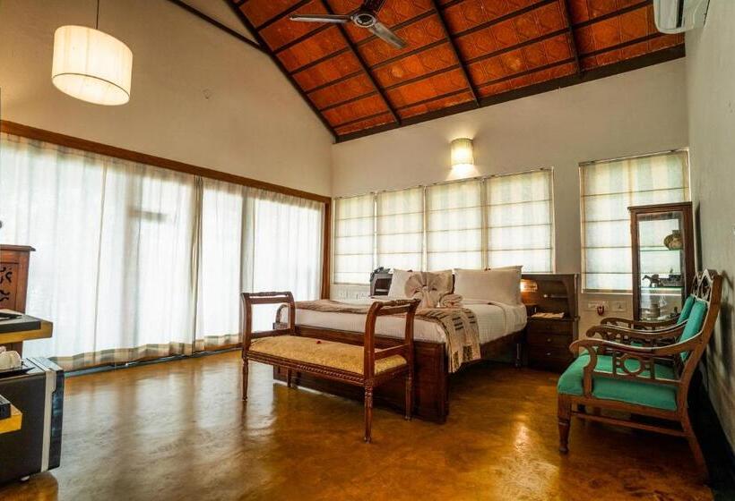 اتاق استاندارد با چشم‌انداز دریاچه, Cranganor History Café & Riverside Château