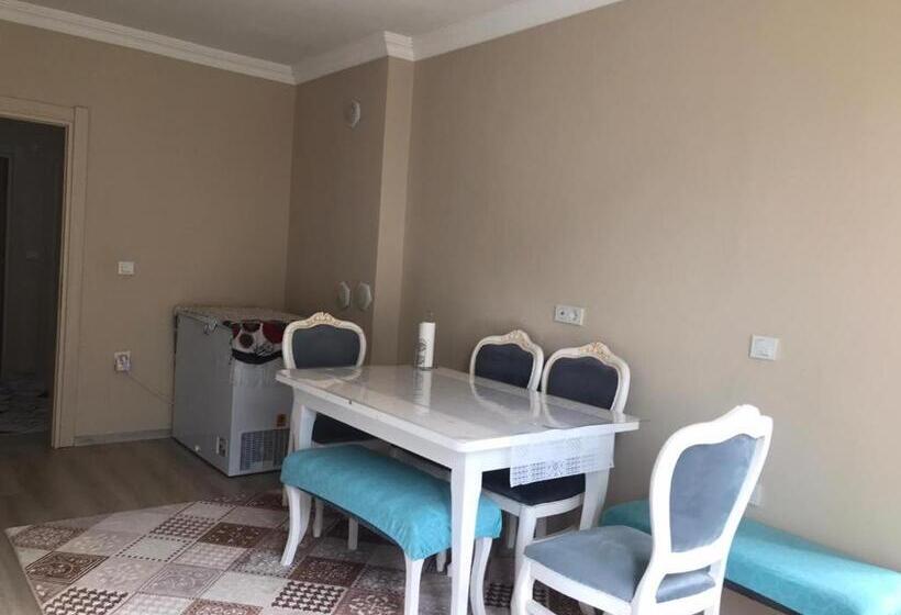 带1个卧室带花园景观的公寓, Sahin House