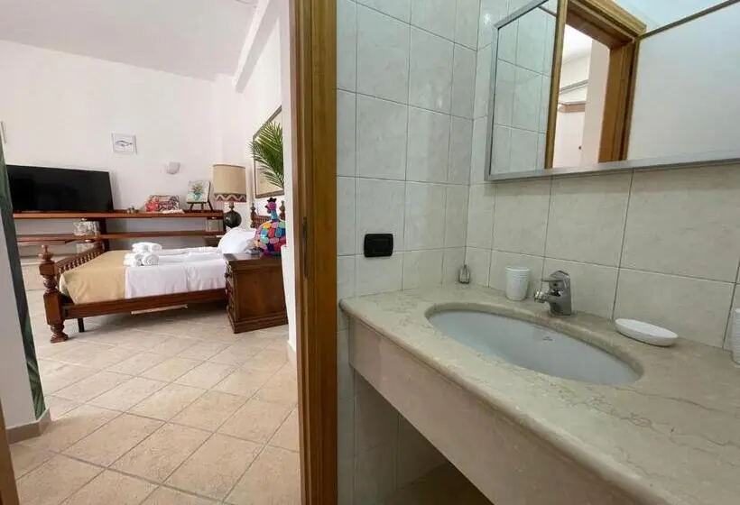 اتاق استاندارد, Wild Rooms&house