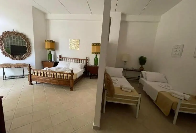 اتاق استاندارد چهار تخته, Wild Rooms&house