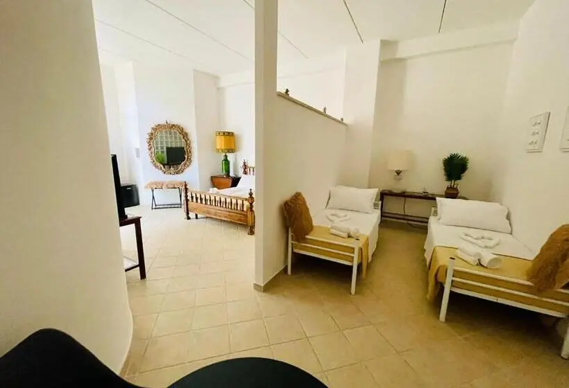اتاق استاندارد چهار تخته, Wild Rooms&house
