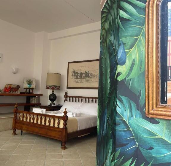 غرفة قياسية, Wild Rooms&house