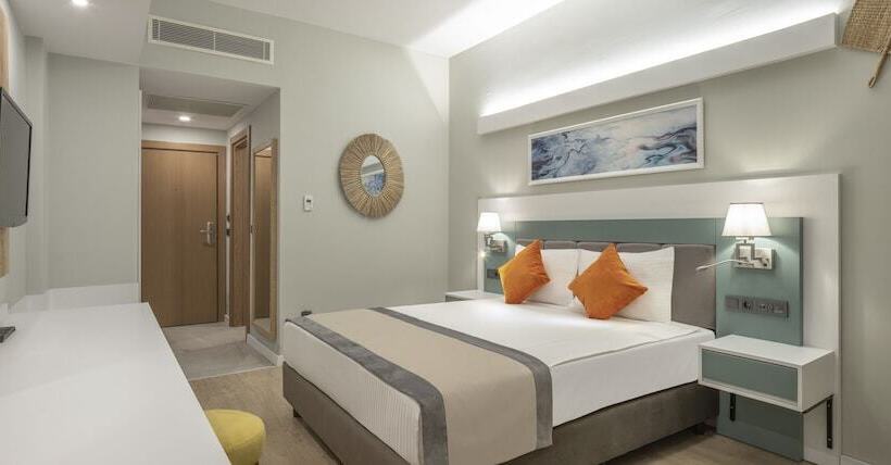 اتاق استاندارد با چشمانداز استخر, Arcanus Hotels Trendline Side