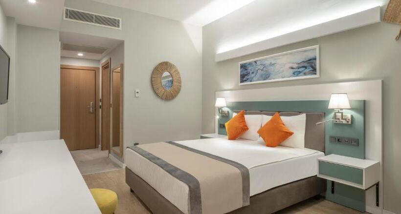 اتاق استاندارد با چشمانداز استخر, Arcanus Hotels Trendline Side