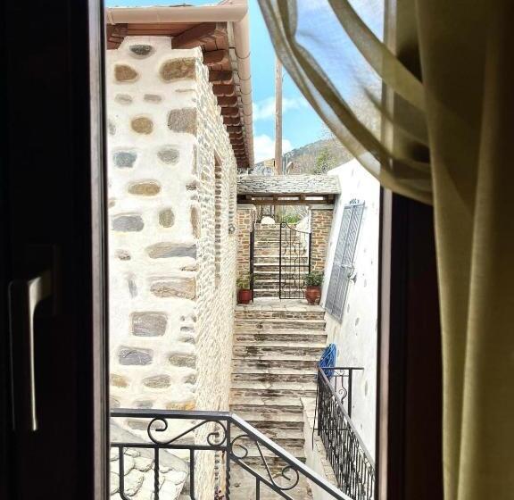 סוויטה משפחתית, Archontiko Anemos