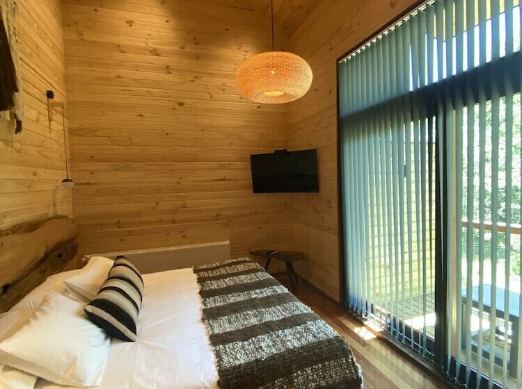 Полулюкс, Ni Newen Hotel & Lodge