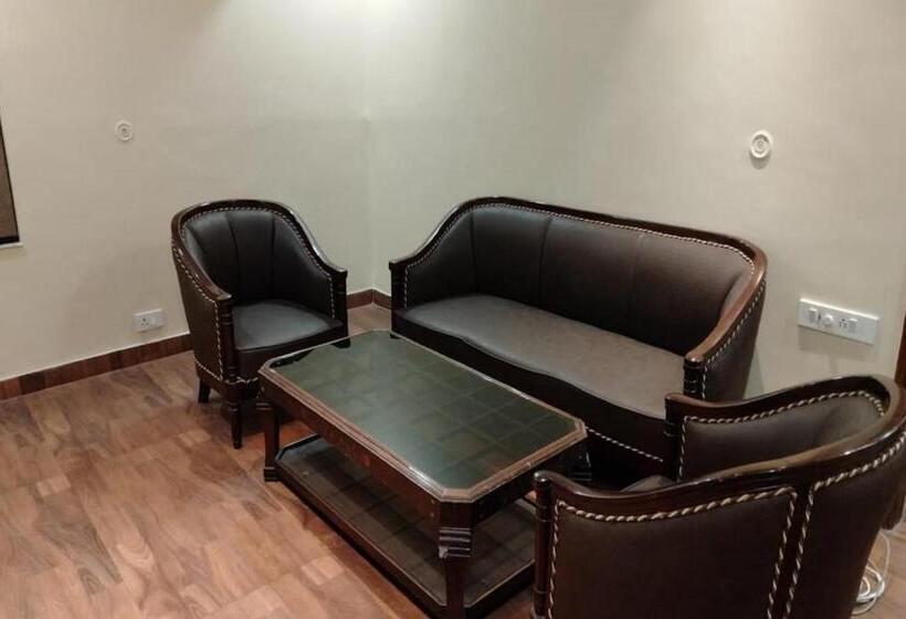 行政套房, Park Regency