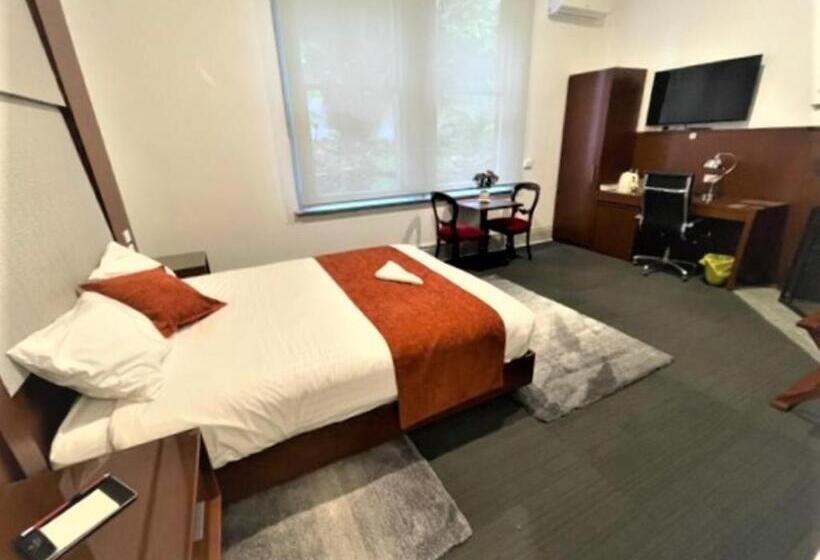 デラックスルーム, Oakleigh House