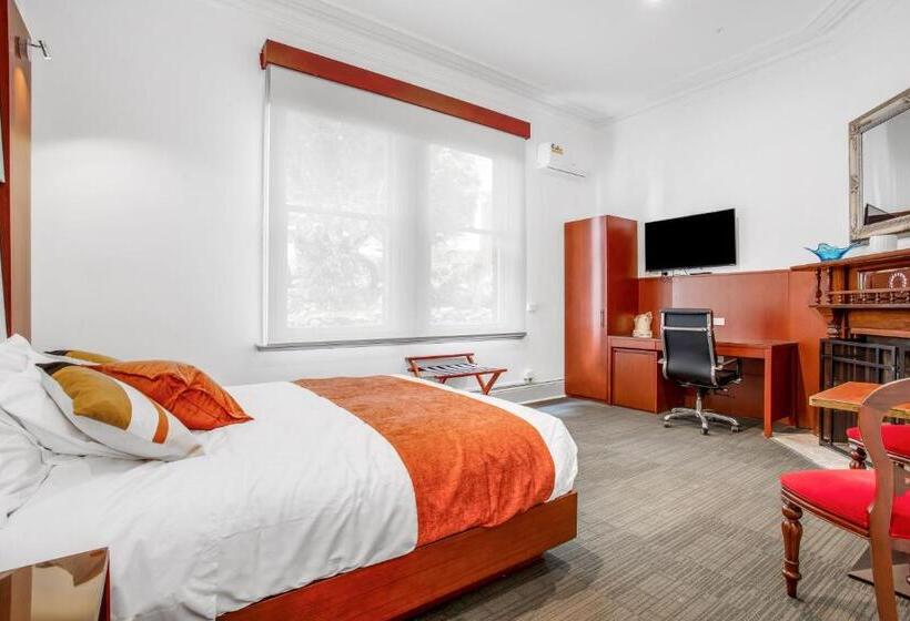 デラックスルーム, Oakleigh House