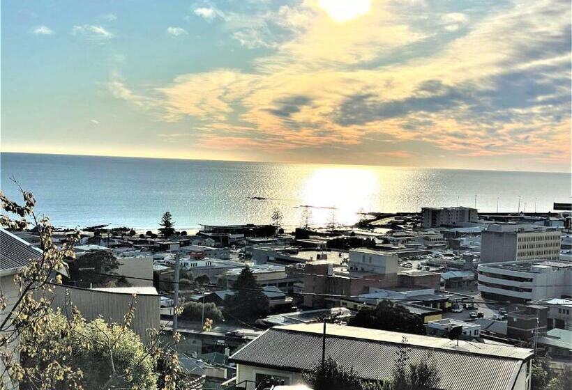 デラックスルーム, Oakleigh House