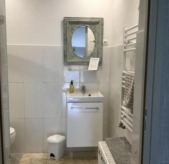 חדר דחוקס עם מיטת קינג, Le Domaine