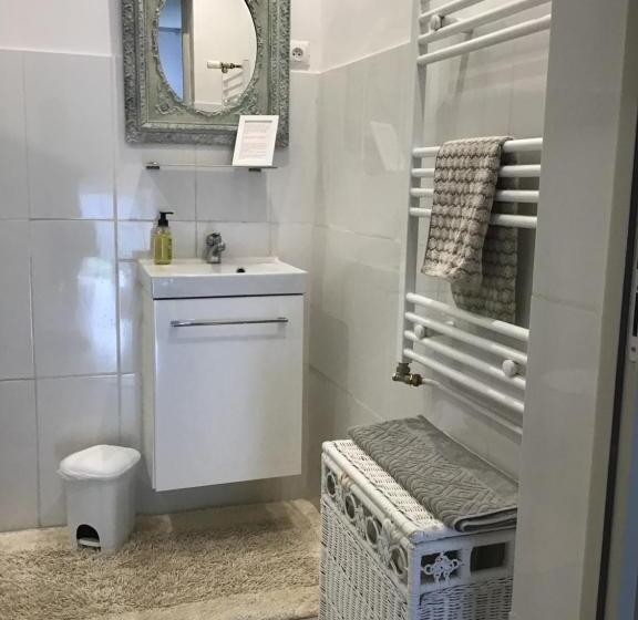 חדר דחוקס עם מיטת קינג, Le Domaine