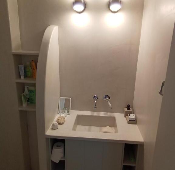 Chambre Quadruple Deluxe, Clementina Paros