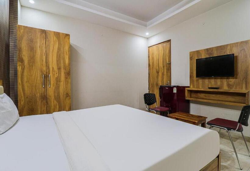 Üç Kişilik Klasik oda, Collection O Hotel Maharaja