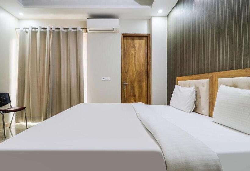 Üç Kişilik Klasik oda, Collection O Hotel Maharaja