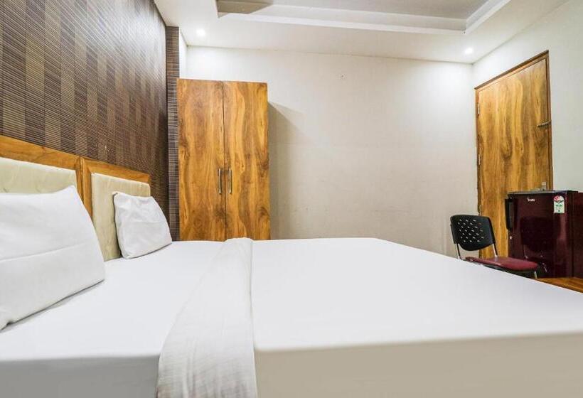 Üç Kişilik Klasik oda, Collection O Hotel Maharaja