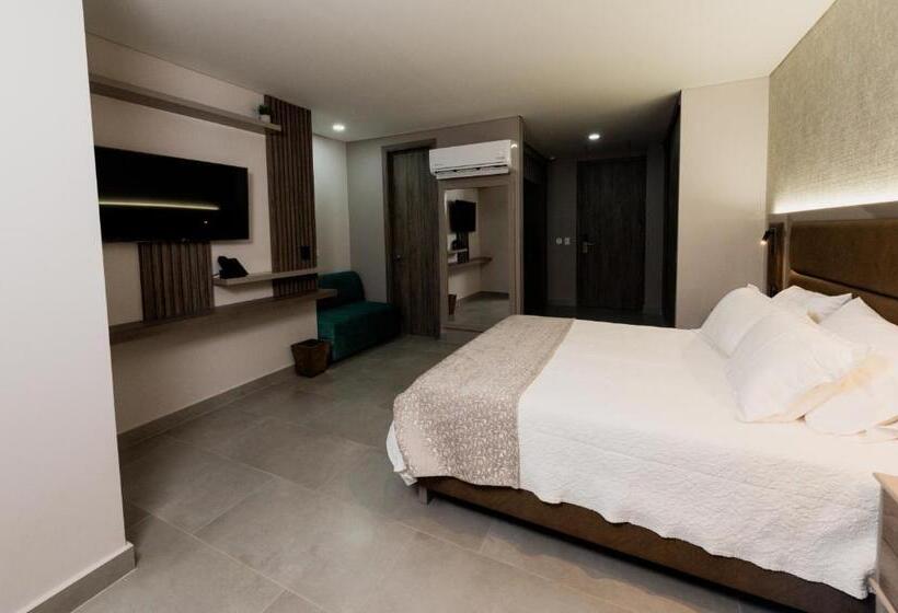 Люкс, Amari Living Suites