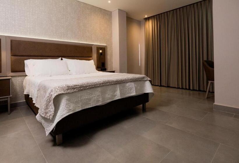 Люкс, Amari Living Suites