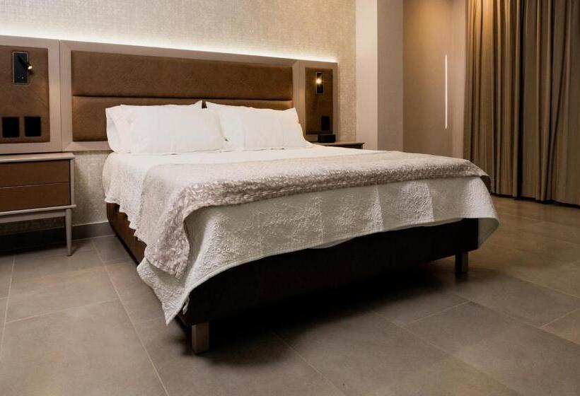 Люкс, Amari Living Suites