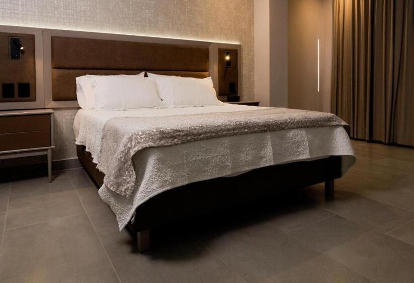 Люкс, Amari Living Suites