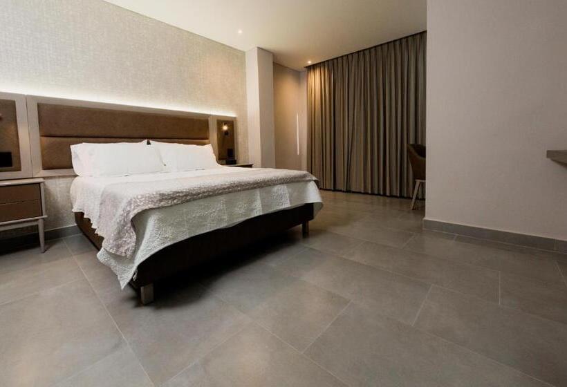 Люкс, Amari Living Suites