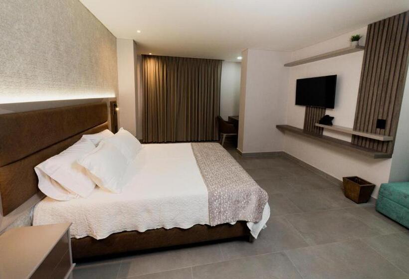 Люкс, Amari Living Suites