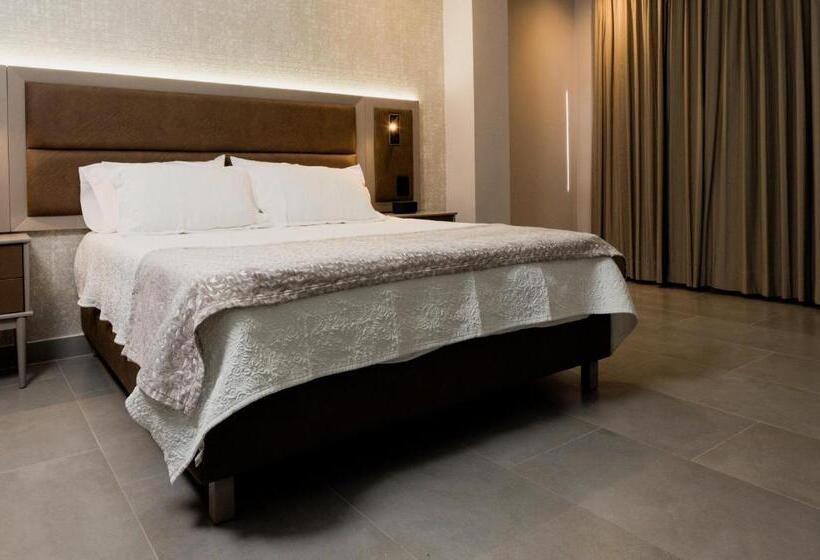 Люкс, Amari Living Suites