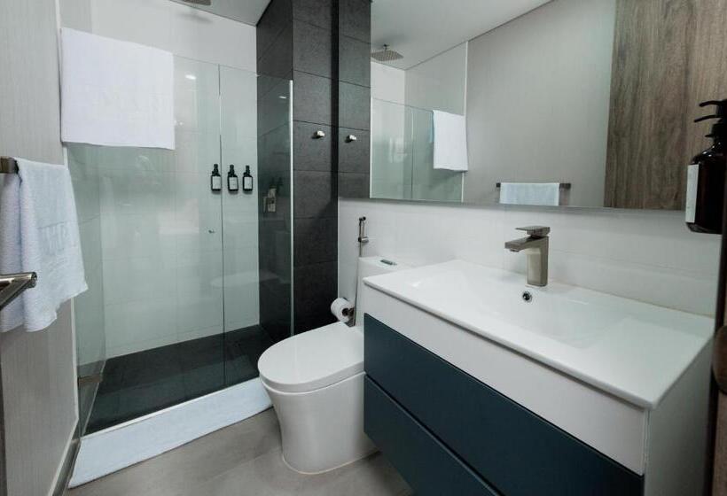 Полулюкс, Amari Living Suites