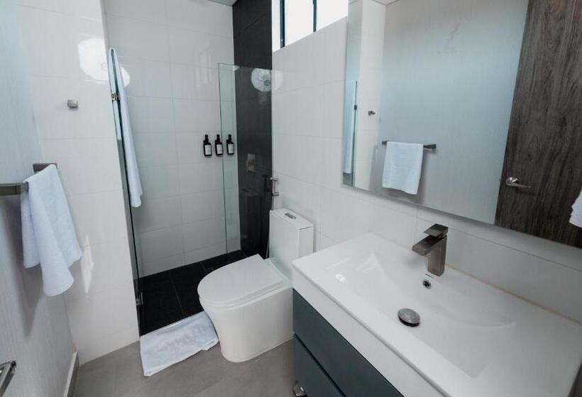 Полулюкс, Amari Living Suites