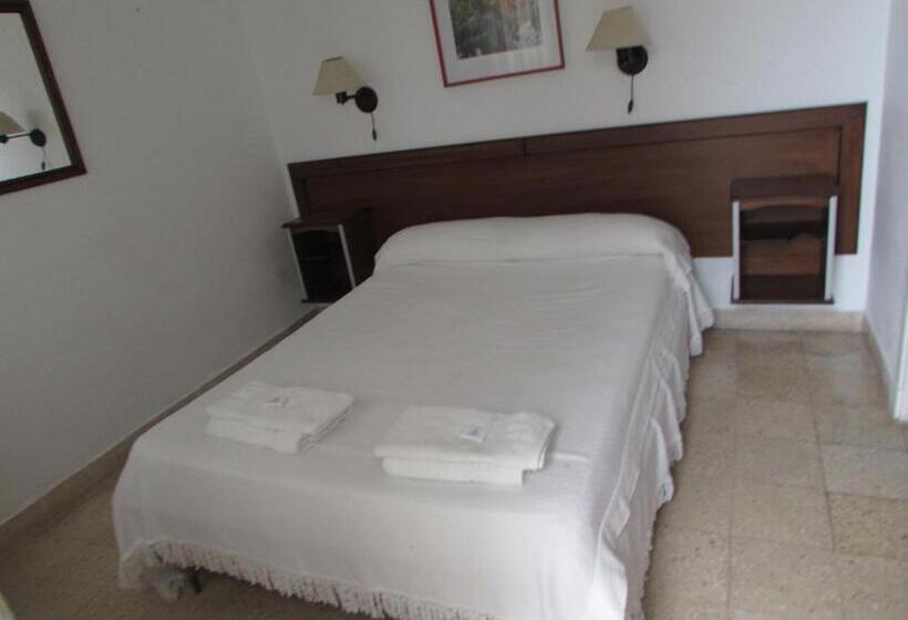 이코노미 룸, Brisas Del Mar