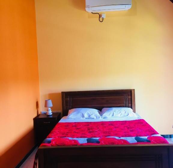 Номер Deluxe, Crown Holiday Village Near Marawila