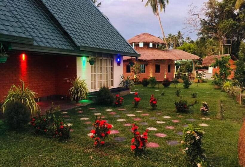 디럭스 룸, Crown Holiday Village Near Marawila