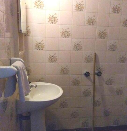 スタンダードルーム, La Madrileña