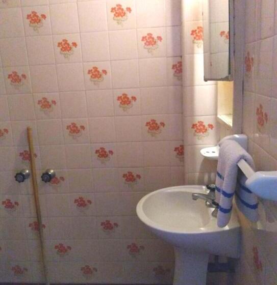 スタンダードトリプルルーム, La Madrileña