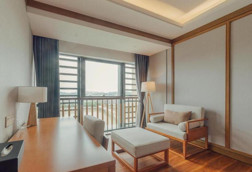 带河岸风景豪华套房, White Swan Guest House Meizhou